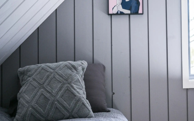 Барнхаус ЗвенДзен Mix 78 black Кики и Зизи