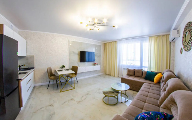 Апартаменты с качелями на 9 этаже