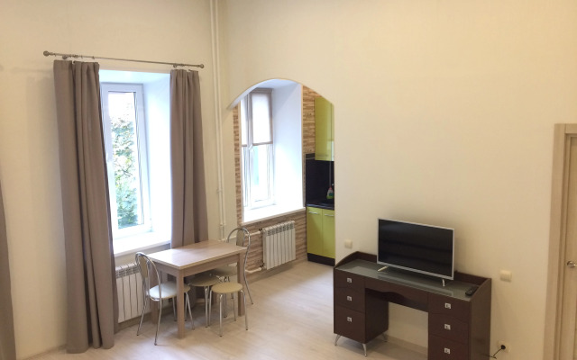 Komsomol'skaya - u Kremlya 4 Fl Apartment