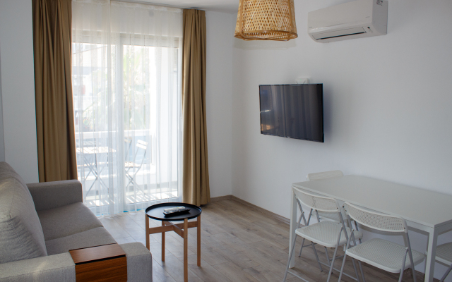 Aloha Suites Hotel