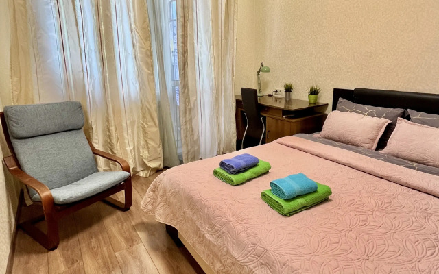 Komfortabelnaya Dvukhkomnatnaya S Kukhney Flat