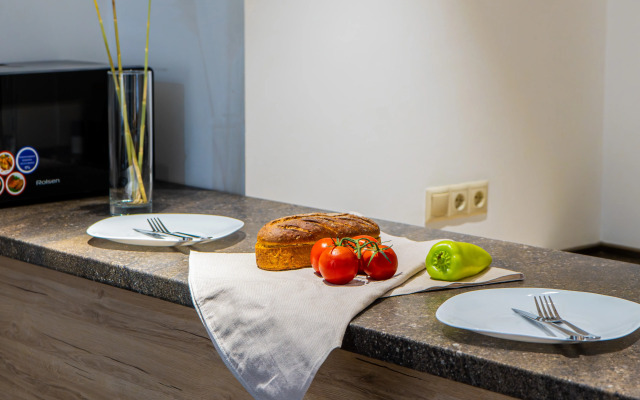 KeyGo #0099, 1 Bedroom, Balcony, Near National Gallery Apartments