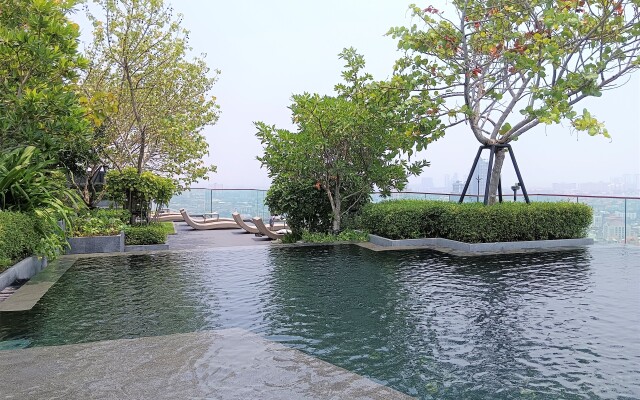 Edge Central Pattaya Lux Apartments