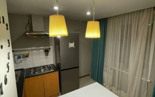 Na Ul. Lisitsyna 28 Flat