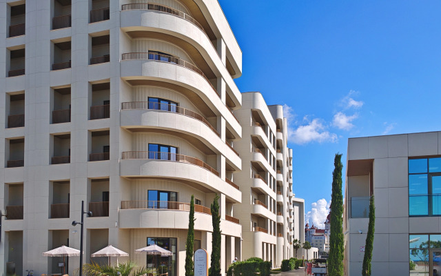 Marisol Jewel Apartments