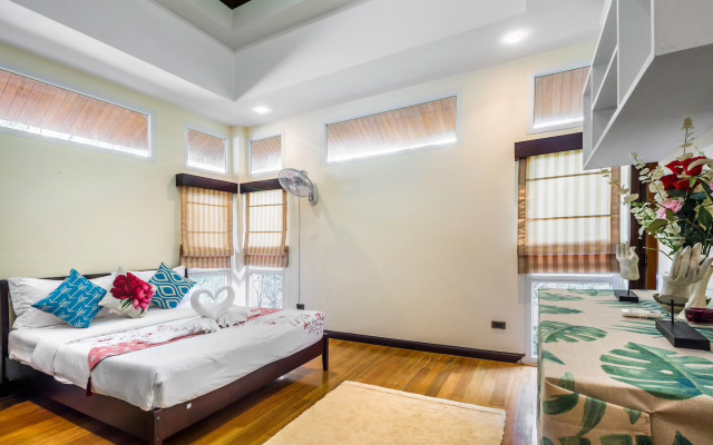 Spacious villa with private pool and parking Villa