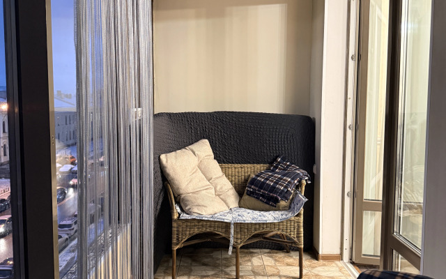 Апартаменты У Финляндского Вокзала и Крейсера Авроры"