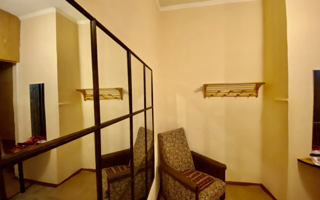 Уютная Семейная двухкомнатная квартира Невский 13 с балконом и парковкой