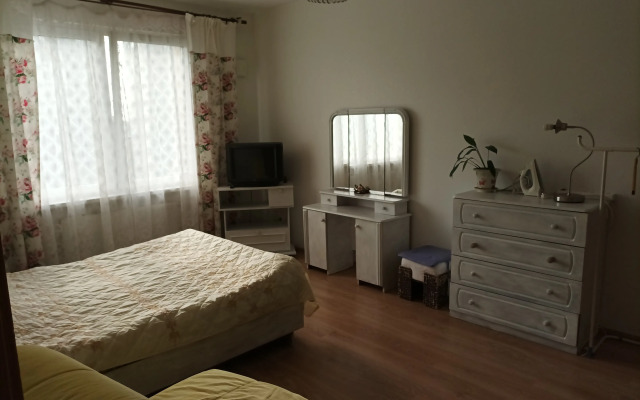 Zhilye u Metro Flat