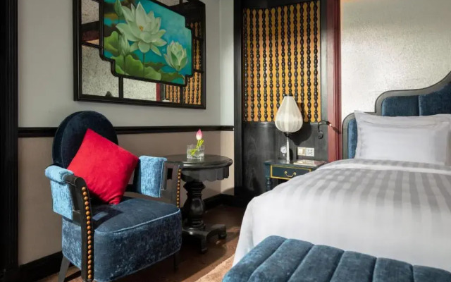 Verdure Lotus Luxury Cruise Hotel