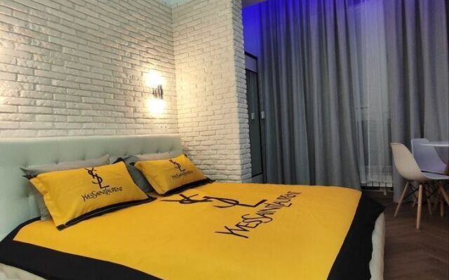 Апартаменты с панорамными окнами на Автозаводской 23с120