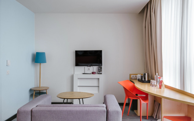 Ibis Oktyabr'skoe Pole Hotel