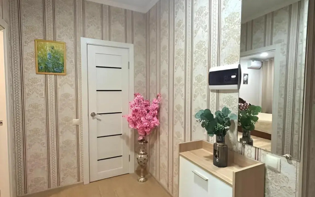 Uyutnaya Prostornaya Kvartira Flat