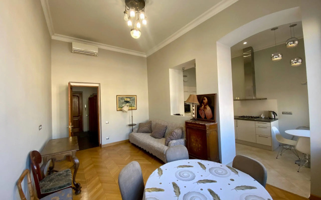 Апартаменты для 6 человек у набережной канала Грибоедова