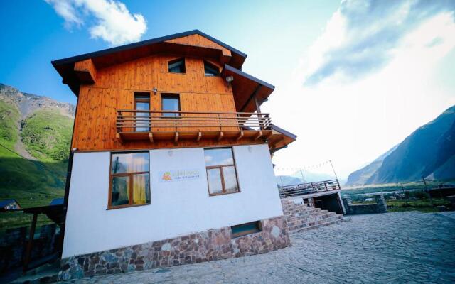 Alpenhaus Hotel Kazbegi