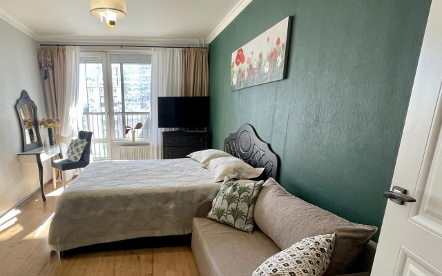 Potryasayuschaya S Vidom Na Gorod Flat