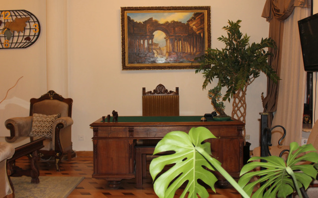 Hotel luxor gardens