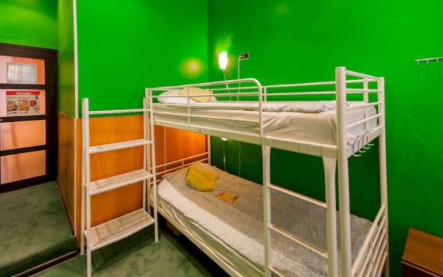 Red Hostel - Adults Only