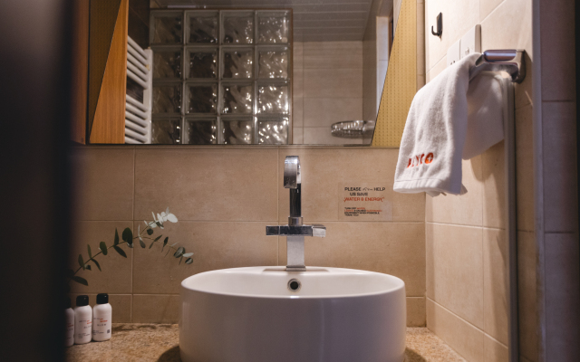 KeyGo #0064, 1 Bedroom, Near The Opera House Apartments