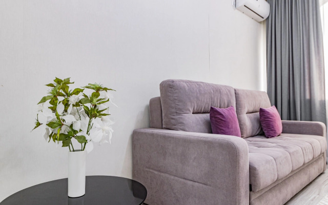 Svetlye I Uyutnye Ryadom S Botanicheskim Sadom Apartments