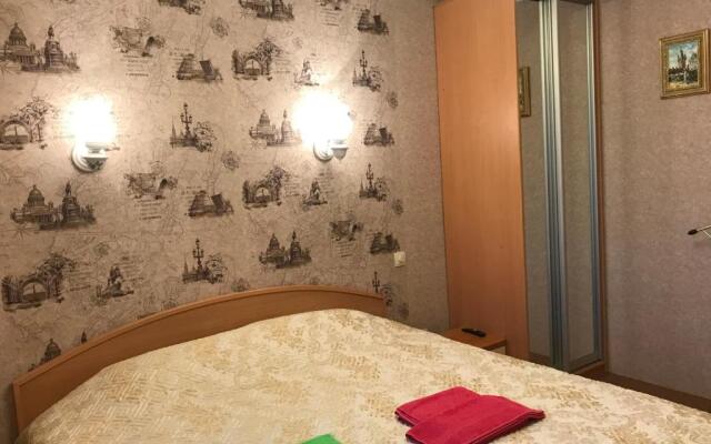 Апартаменты 3 комнаты в Центре рядом с Электричкой на Море