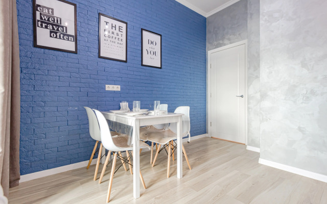 Avenue 5 Apartments