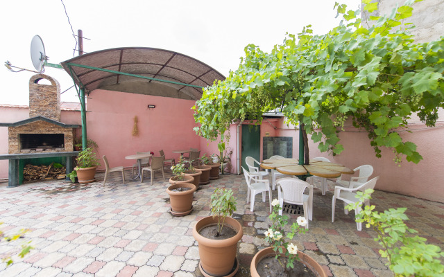 s 5 spal'nyami Guest House