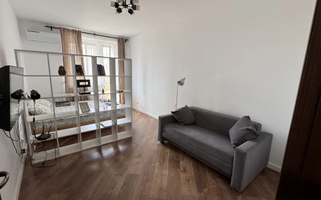 Na Ul. Alekseya Kozina, 3b Flat