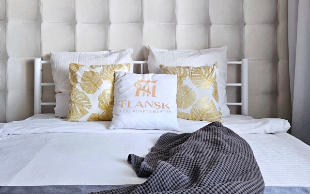Апартаменты ФлаНск на Крылова 5