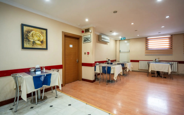 Grand Reis Hotel