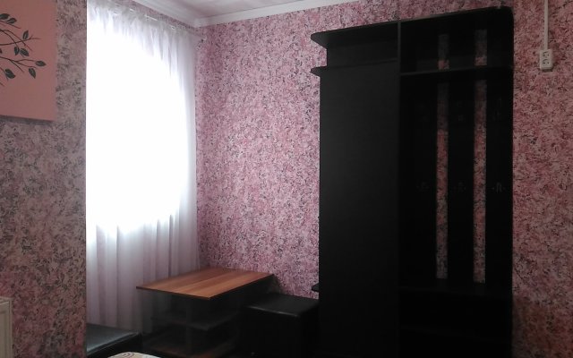 Oktyabrskaya 5 Guest House