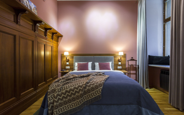 OM Apartments