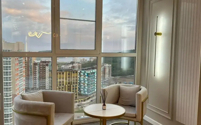 Dizaynerskaya Ryadom S Morem I Krasivym Vidom Flat
