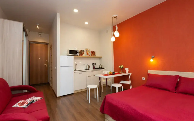 Студия Этажидейли с кроватью и диваном в Центре