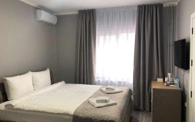 Port Hotel