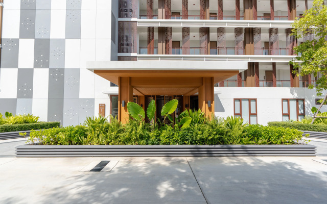 Velikolepnye Apartamenty v Lagune na Beregu Ozera Apartments