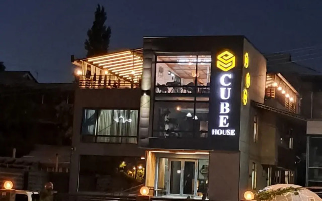 Cube House Guest House
