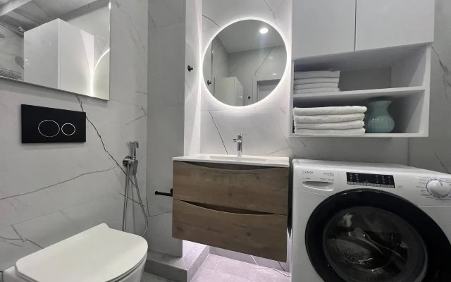 Uyutnaya Studiya S Vidom Na Reku Flat