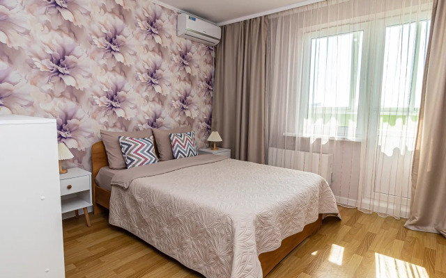 Квартира Уютная Двухкомнатная на ул. Черкасская