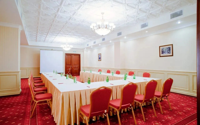 Hotel Grinn Biznes-Klass