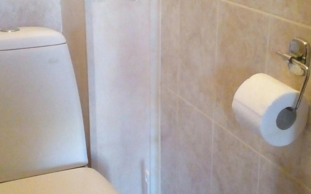 Квартира Двухкомнатная у метро с бесплатной парковкой