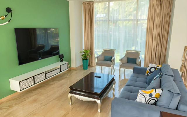 Частный дом Дом с бассейном