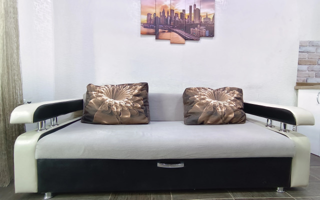 Квартира с Отдельным Входом на Полиграфистов