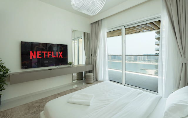 Keyrock Palm-View Luxury Stay in Grand Bleu Apartments