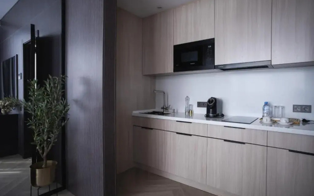 Resident City Hotel