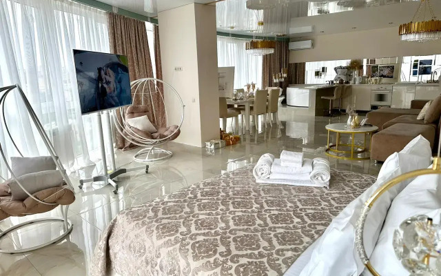 Апартаменты Атмосфера комфорта студия Золотая антилопа с лоджией