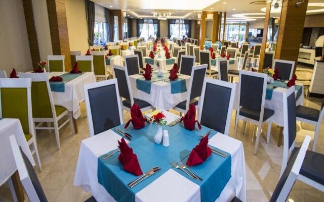 Palm World Resort & Spa Side - All Inclusive