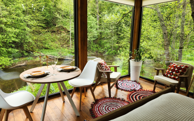 Zhivopisniy ostrov Glamping