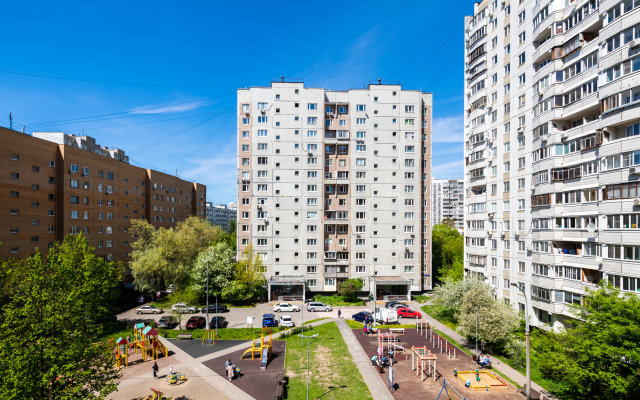 Simpatichnaya Dvushka U Metro Mitino Apartments