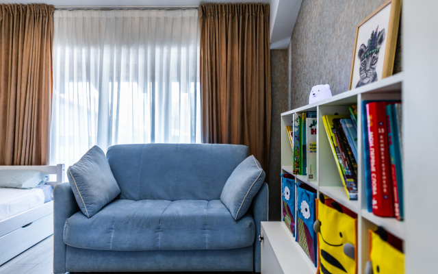 Oplot - Semejnyj s dvumya spal'nyami i balkonami 9 Apartments